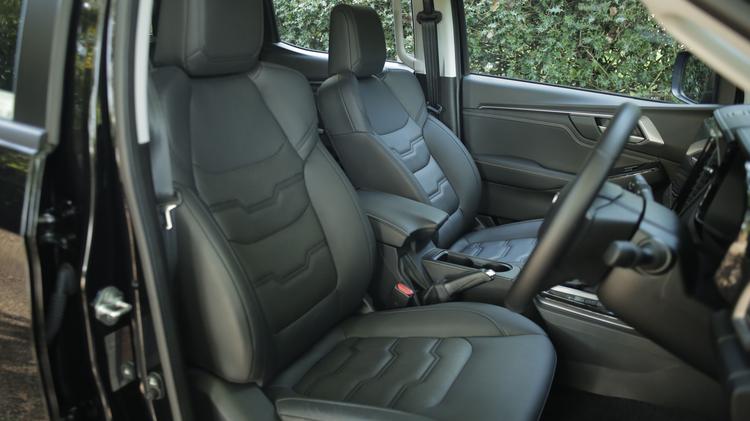 ISUZU D-MAX SPECIAL EDITION 1.9 V-Cross Steel Edition Double Cab 4x4